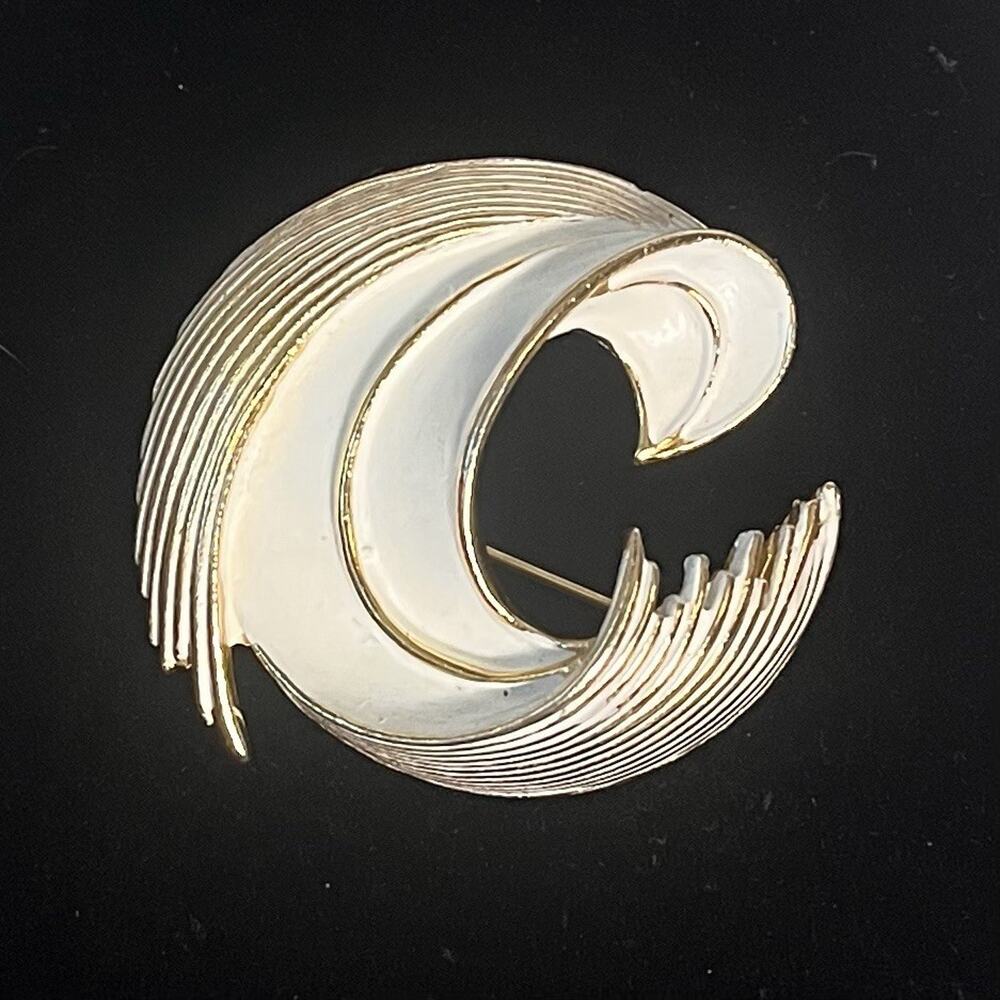 Vintage ART Pepper White Gold Tone Swirl Wave Abstract Brooch Pin MCM 1.75"